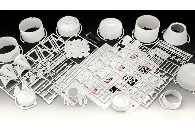 Apollo 11 Saturn V Rocket>REVELL Best