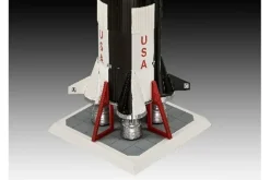 Apollo 11 Saturn V Rocket><noscript><img width=