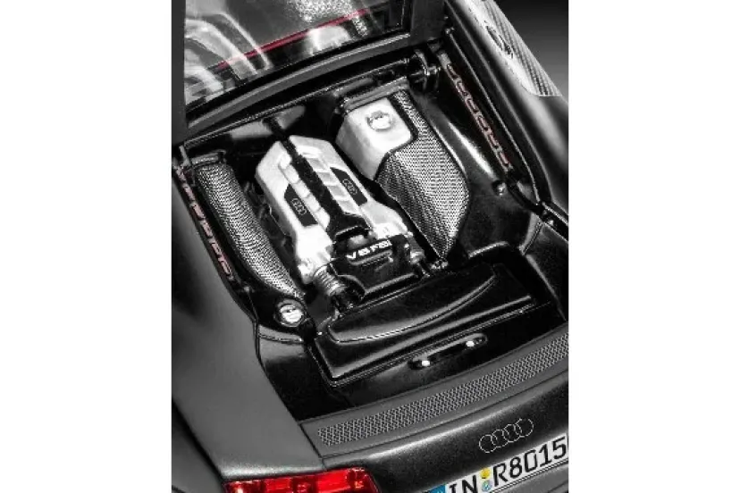 AUDI R8>REVELL Outlet