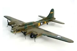 B-17F Memphis Belle><noscript><img width=
