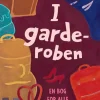 I garderoben>