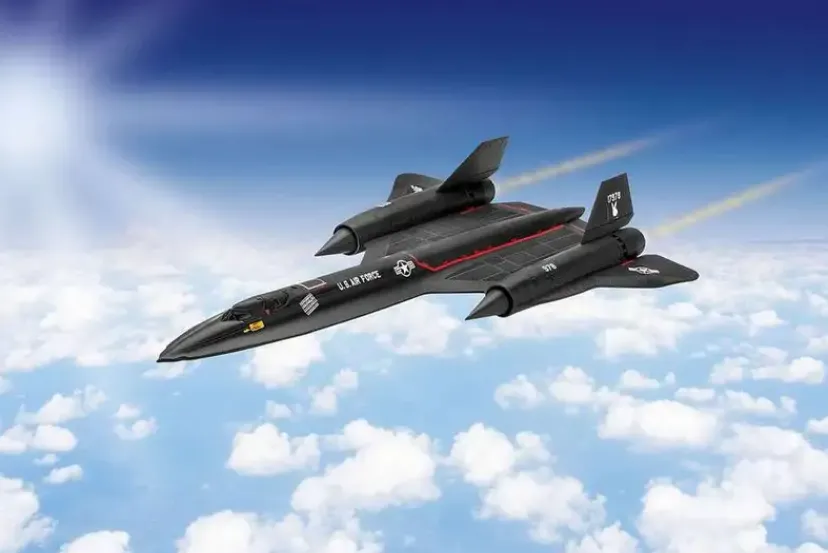Lockheed SR-71 Blackbird 1:110 click system>Revell Best