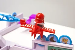 Loopin' Louie><noscript><img width=