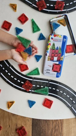 MAGNA-TILES micro MAGS Travel Tin case><noscript><img width=